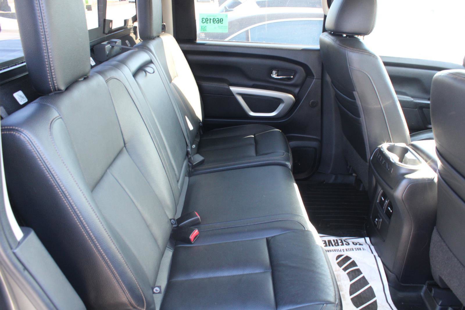 Used 2018 Nissan Titan SL w/ Chrome Package image 5