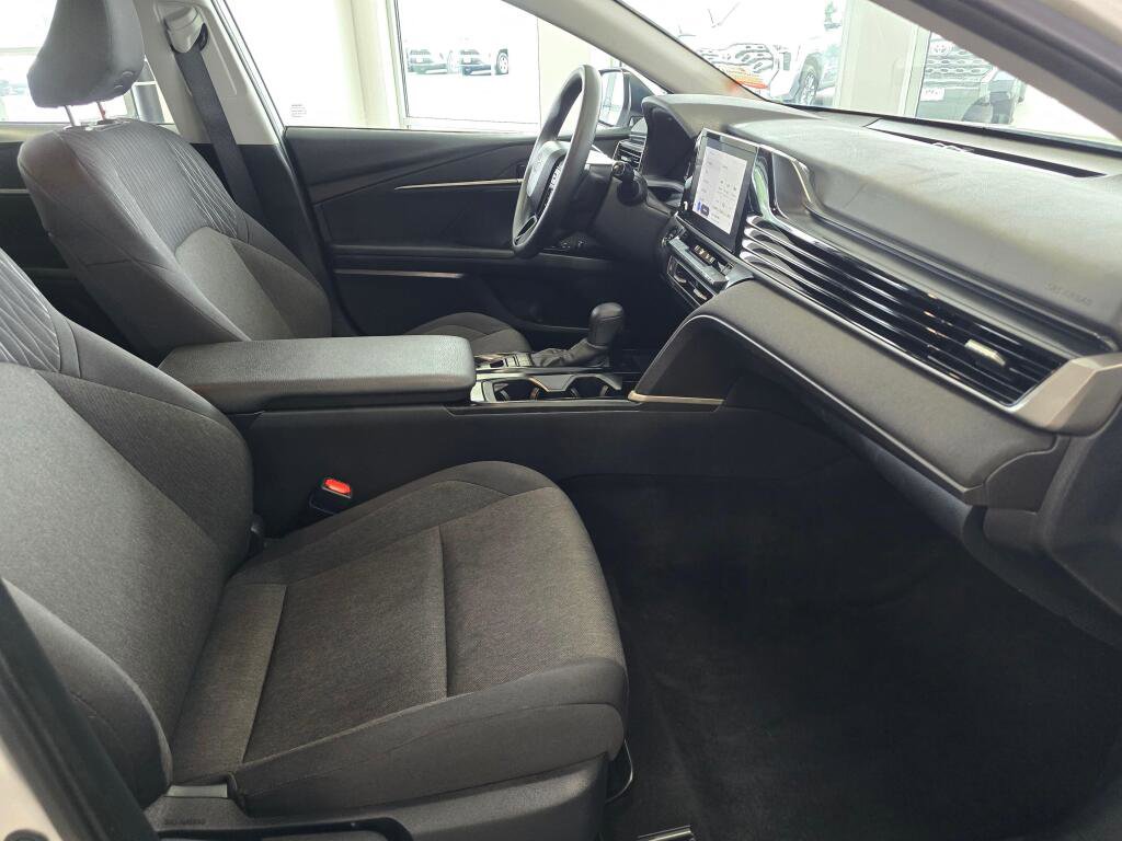 Used 2025 Toyota Camry LE FWD image 44