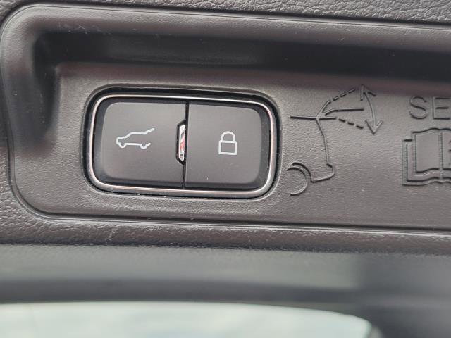 Used 2022 Ford Explorer Limited w/ Equipment Group 301A image 31