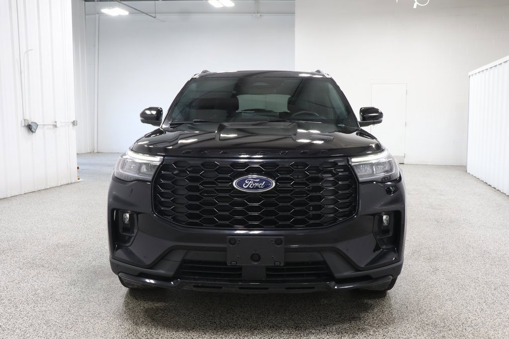 Used 2025 Ford Explorer ST-Line image 3