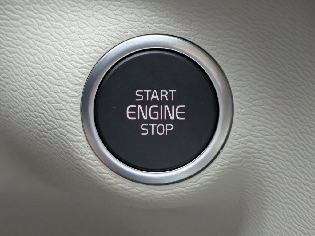 New 2026 Volvo XC40 B4 Plus w/ Climate Package FWD image 30