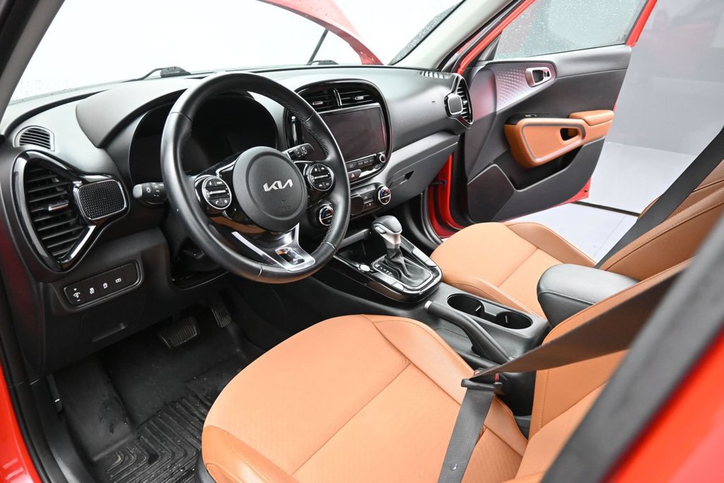 Certified 2024 Kia Soul EX w/ Option Group 015 FWD image 16