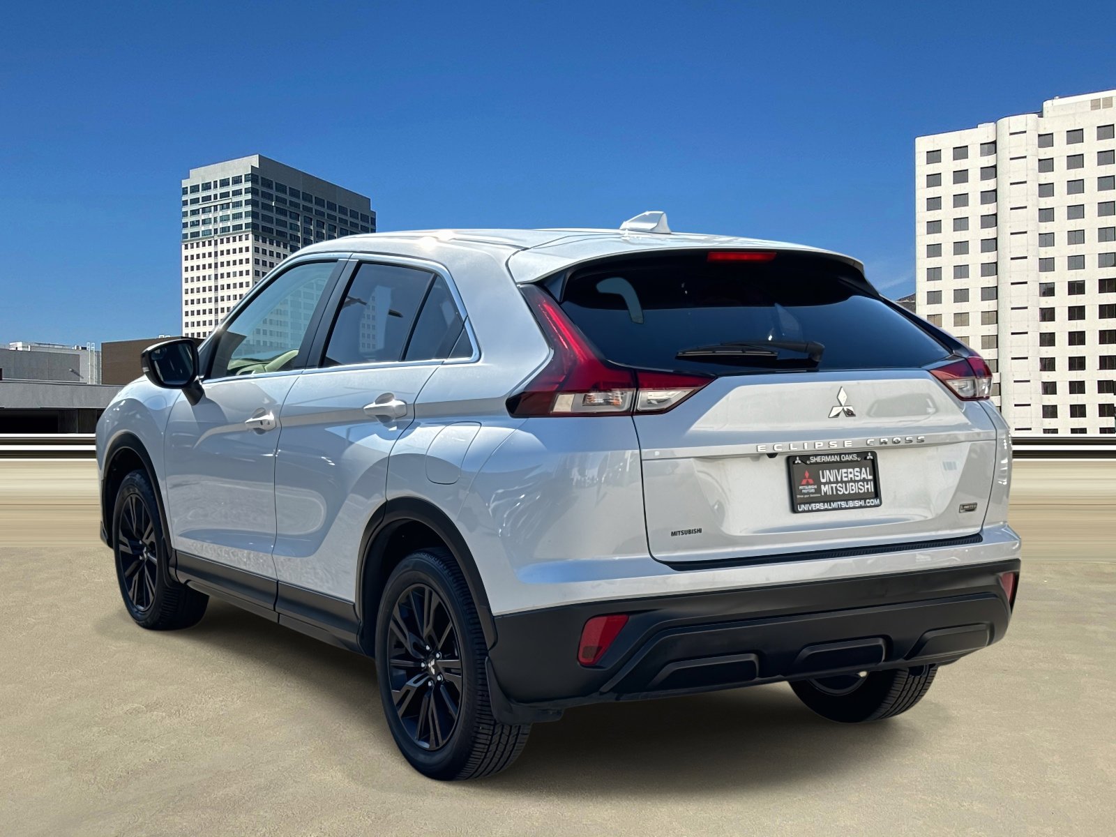 Used 2024 Mitsubishi Eclipse Cross LE image 3