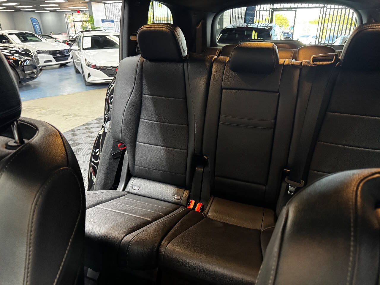 Used 2025 Mercedes-Benz GLS 450 4MATIC image 34