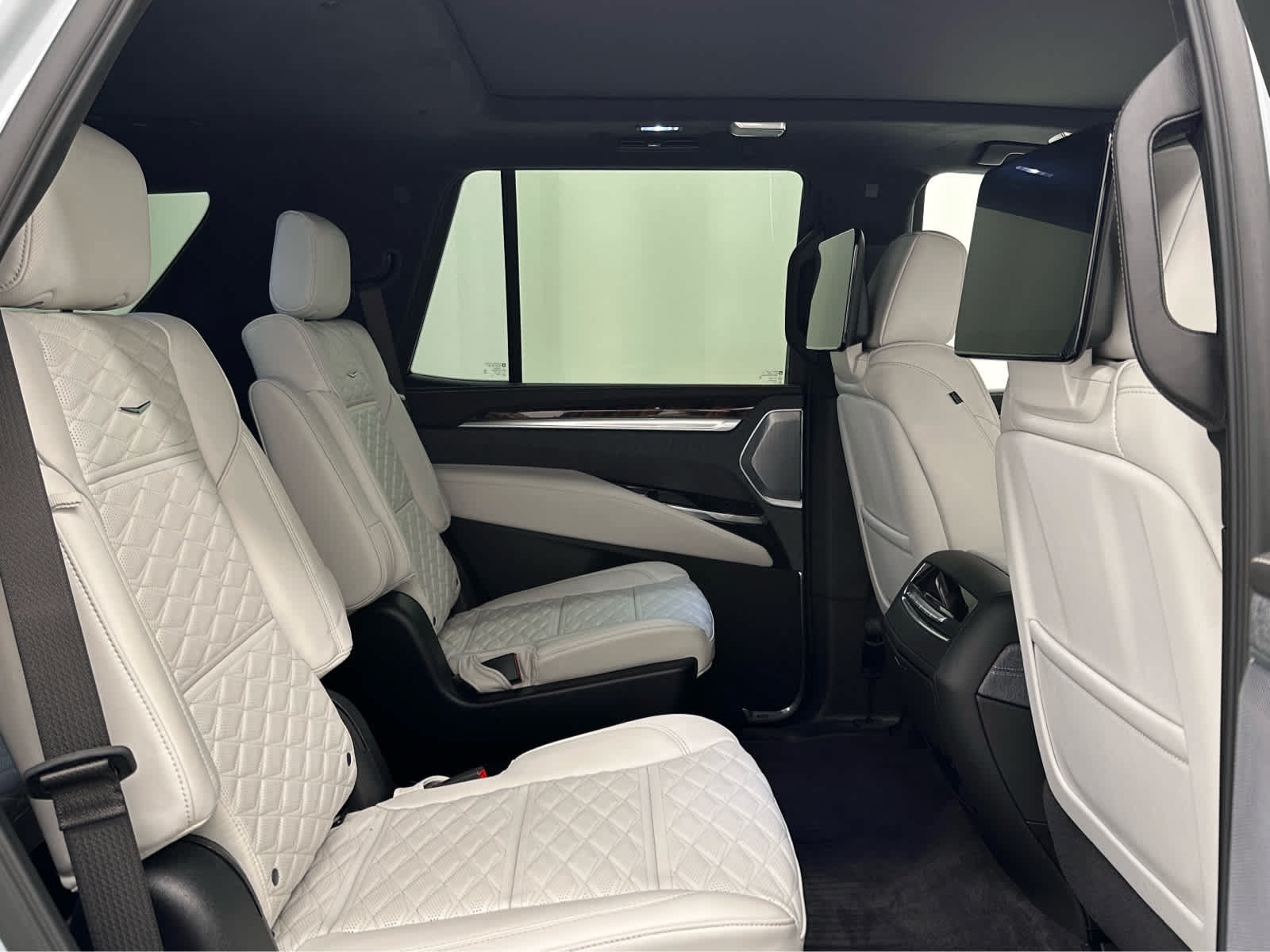 Used 2026 Cadillac Escalade Platinum Sport w/ LPO, ONYX Package AWD/4WD image 22