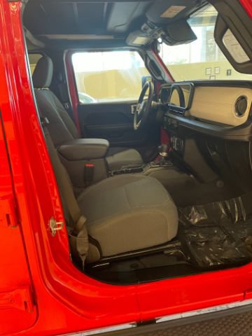 Used 2024 Jeep Wrangler Unlimited Sahara AWD/4WD image 21