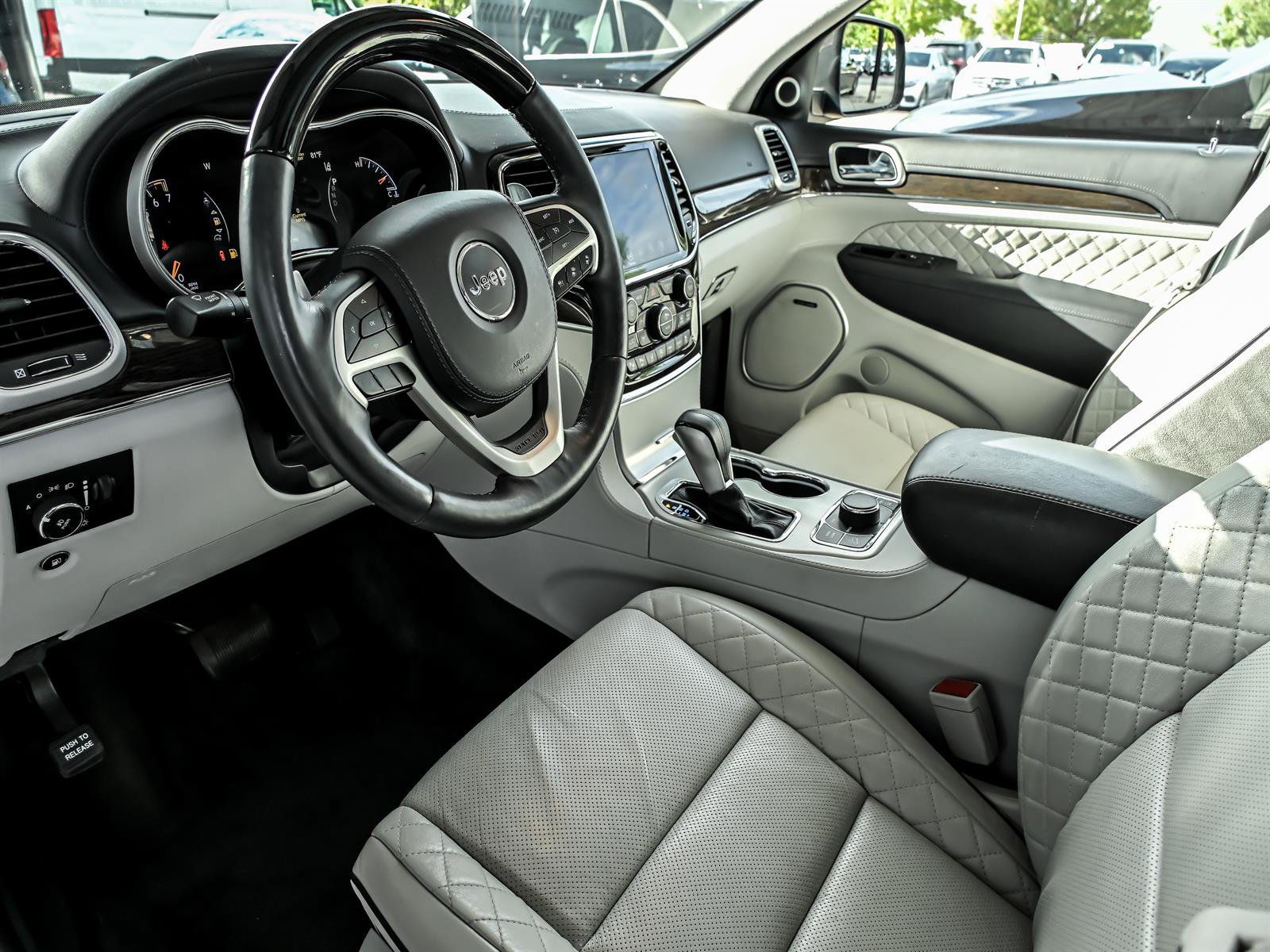 Used 2019 Jeep Grand Cherokee Summit AWD/4WD image 12