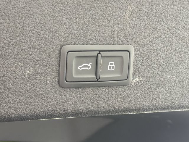 Used 2022 Audi e-tron Premium Plus AWD/4WD image 19