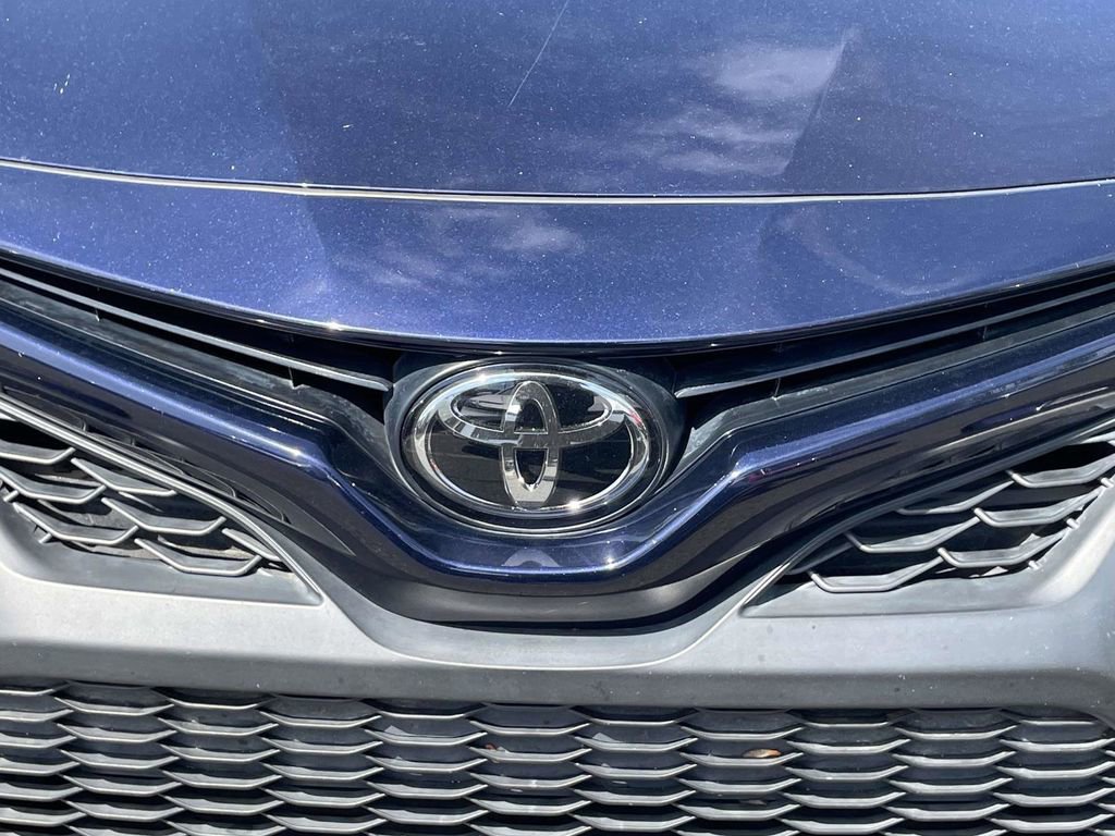 Used 2022 Toyota Camry SE w/ Convenience Package FWD image 5