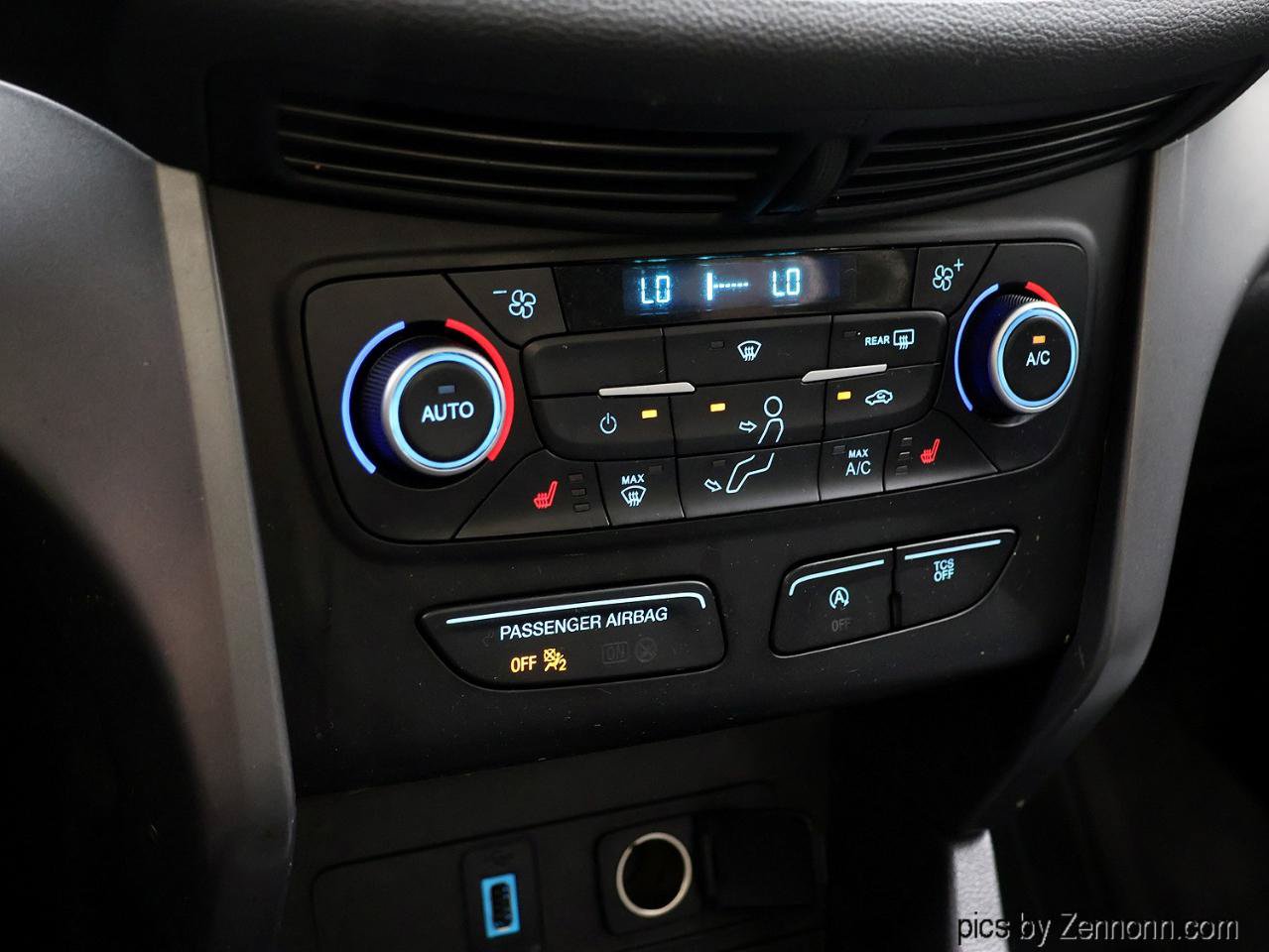 Used 2018 Ford Escape SE w/ SE Sync 3 Package FWD image 23