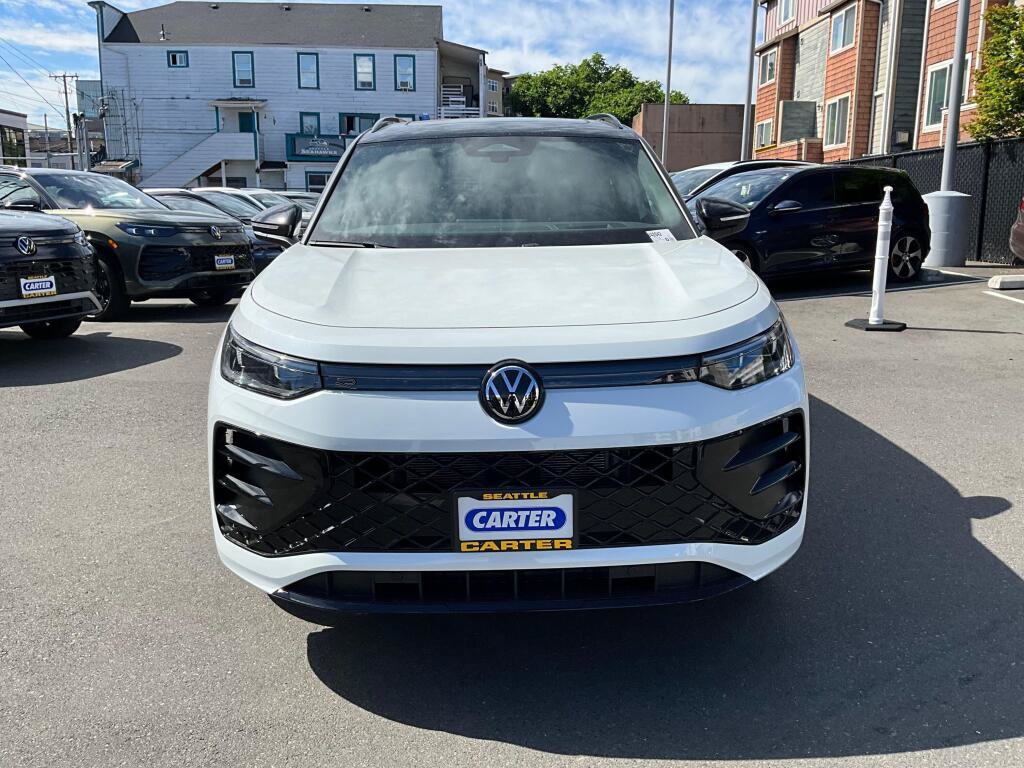 New 2026 Volkswagen Tiguan SE R-Line AWD/4WD image 3