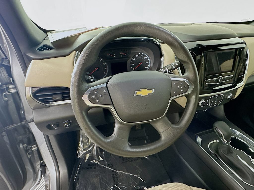 Used 2023 Chevrolet Traverse LS w/ Safety Package FWD image 16