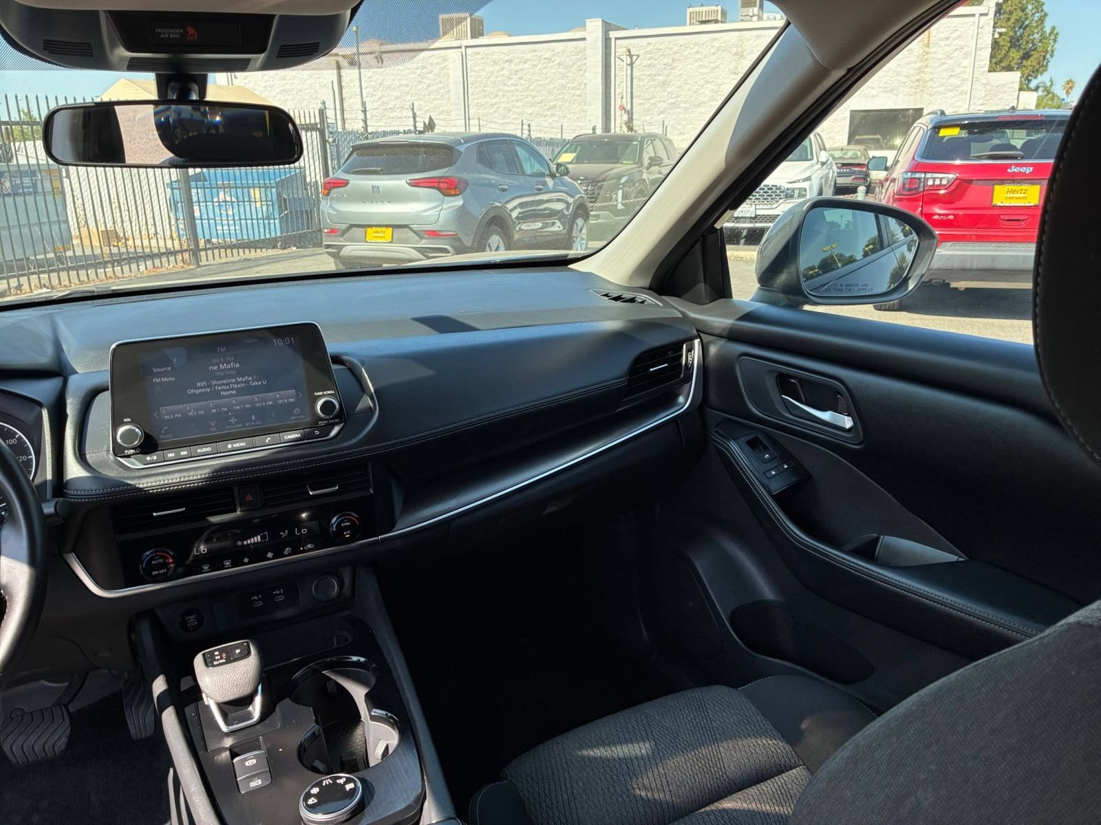 Used 2025 Nissan Rogue SV AWD/4WD image 36