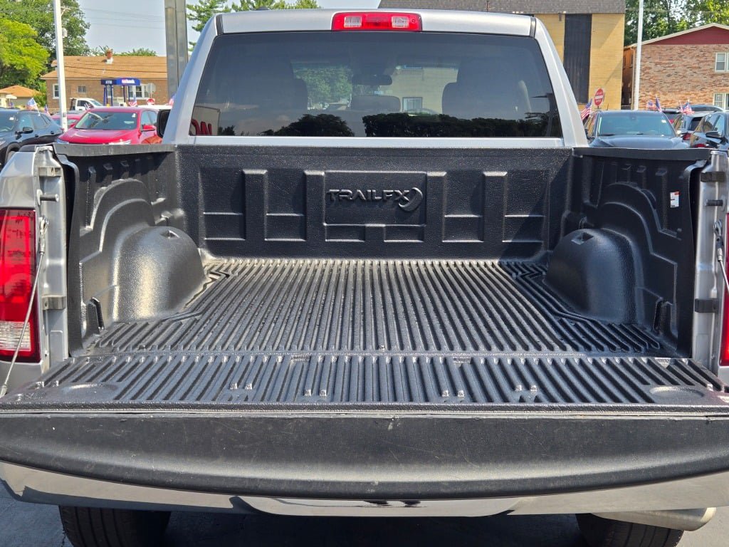 Used 2024 RAM 1500 Classic SLT AWD/4WD image 14