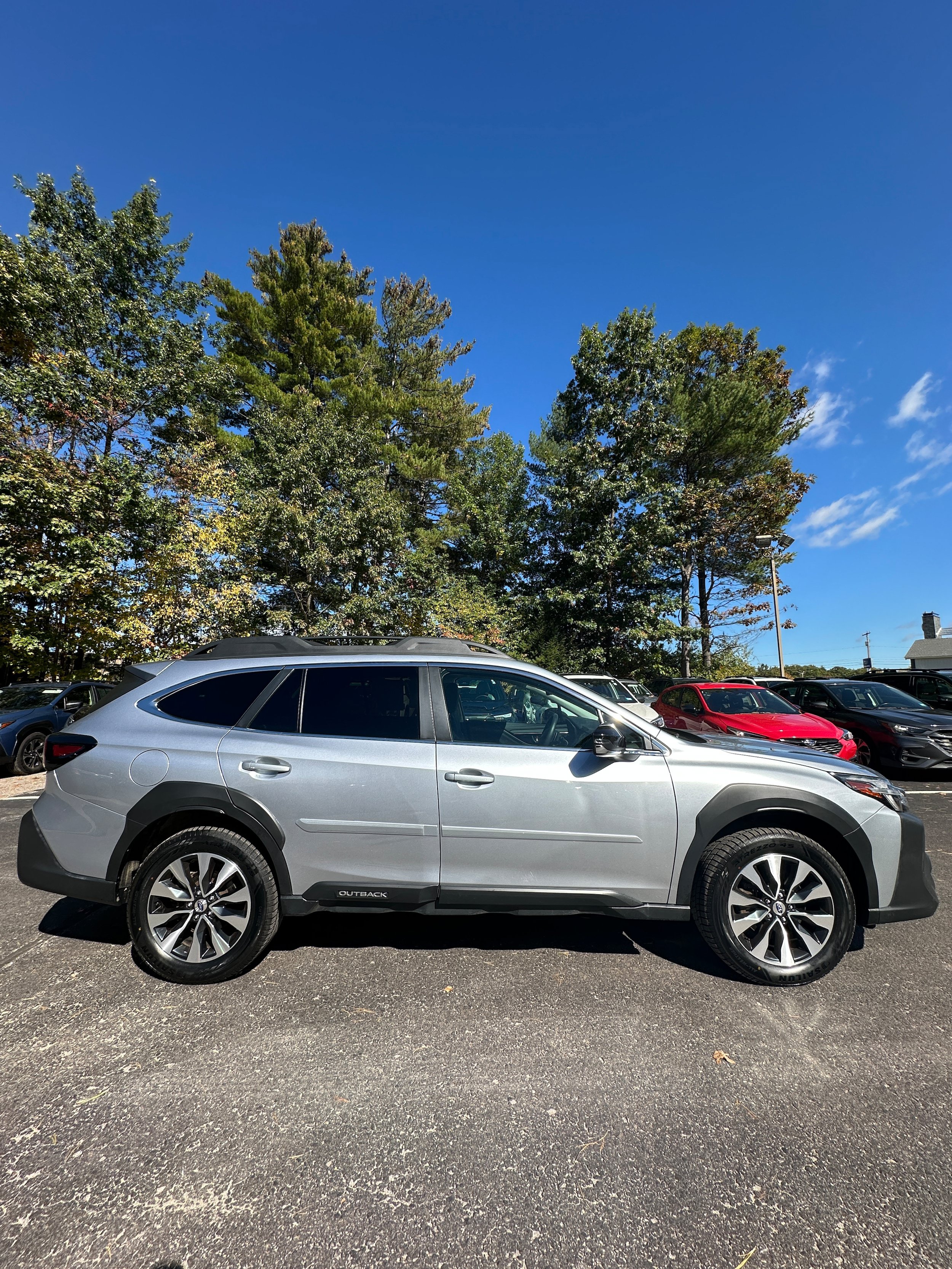Used 2025 Subaru Outback Limited AWD/4WD image 5
