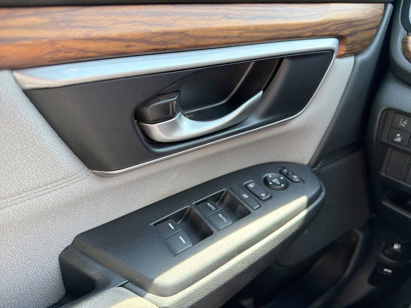 Used 2018 Honda CR-V EX image 15