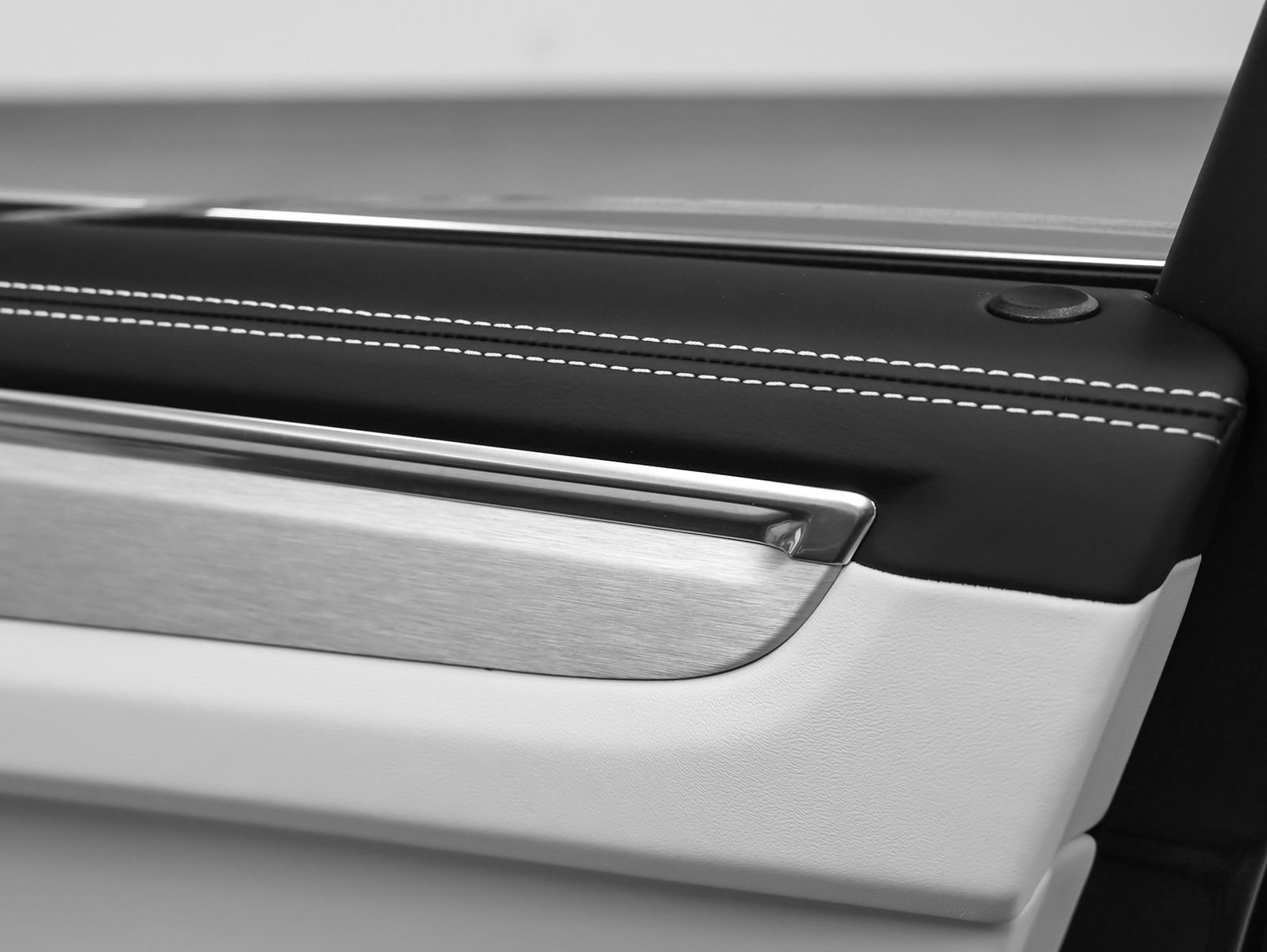 New 2026 Porsche Macan image 27