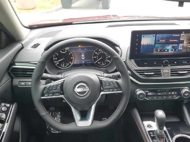 Used 2025 Nissan Altima 2.5 SR w/ SR Premium Package FWD image 18