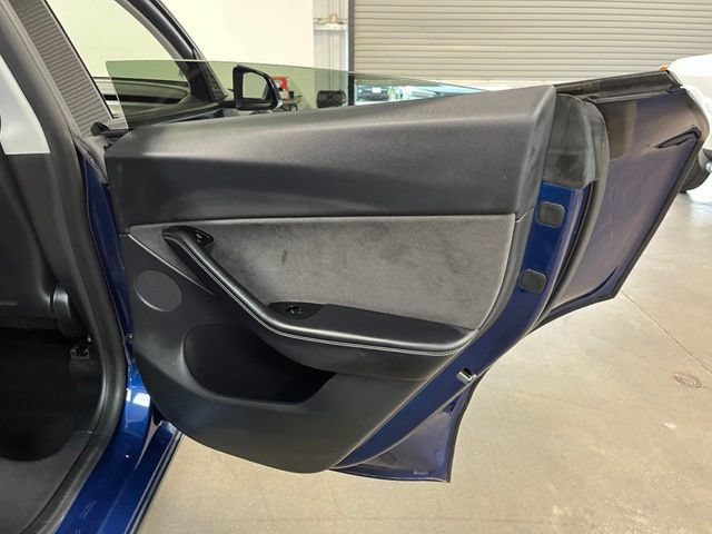 Used 2021 Tesla Model Y Long Range AWD/4WD image 15