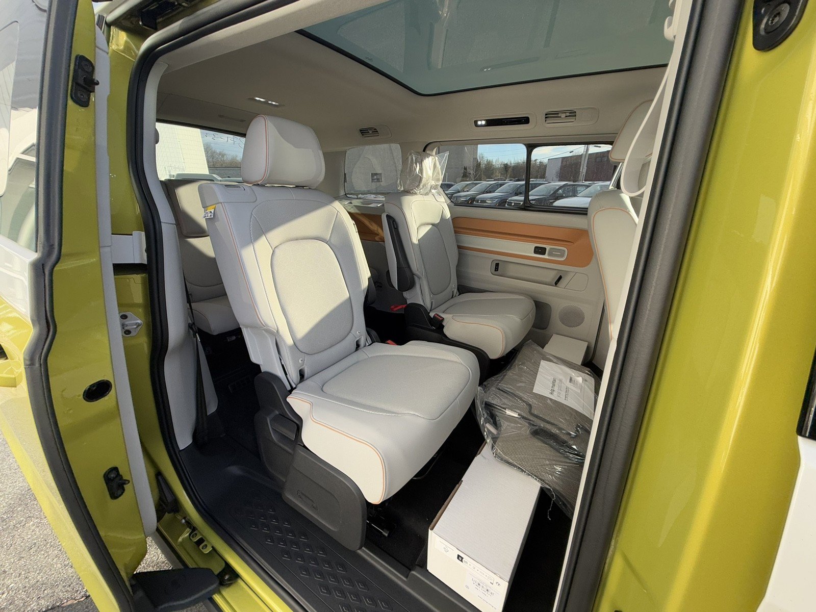 New 2025 Volkswagen ID. Buzz 1st Edition image 24