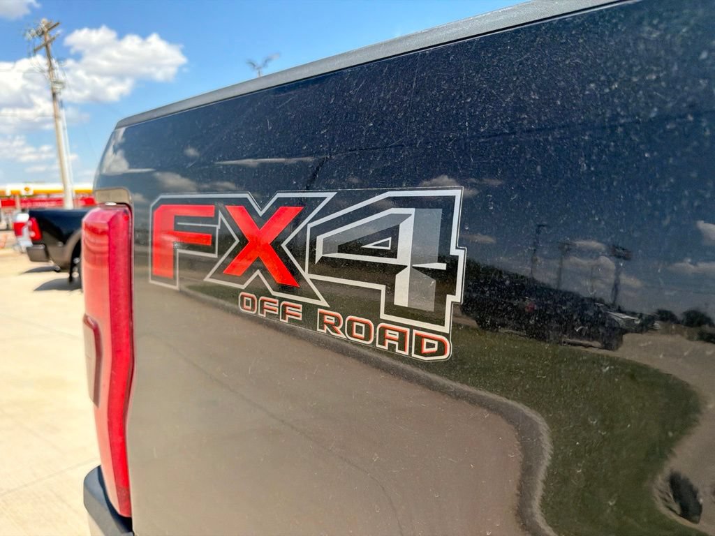 Used 2017 Ford F250 Lariat w/ Lariat Ultimate Package AWD/4WD image 9