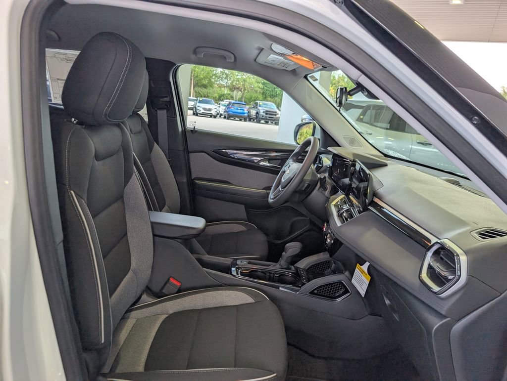 New 2026 Chevrolet TrailBlazer LT w/ Driver Confidence Package FWD image 17
