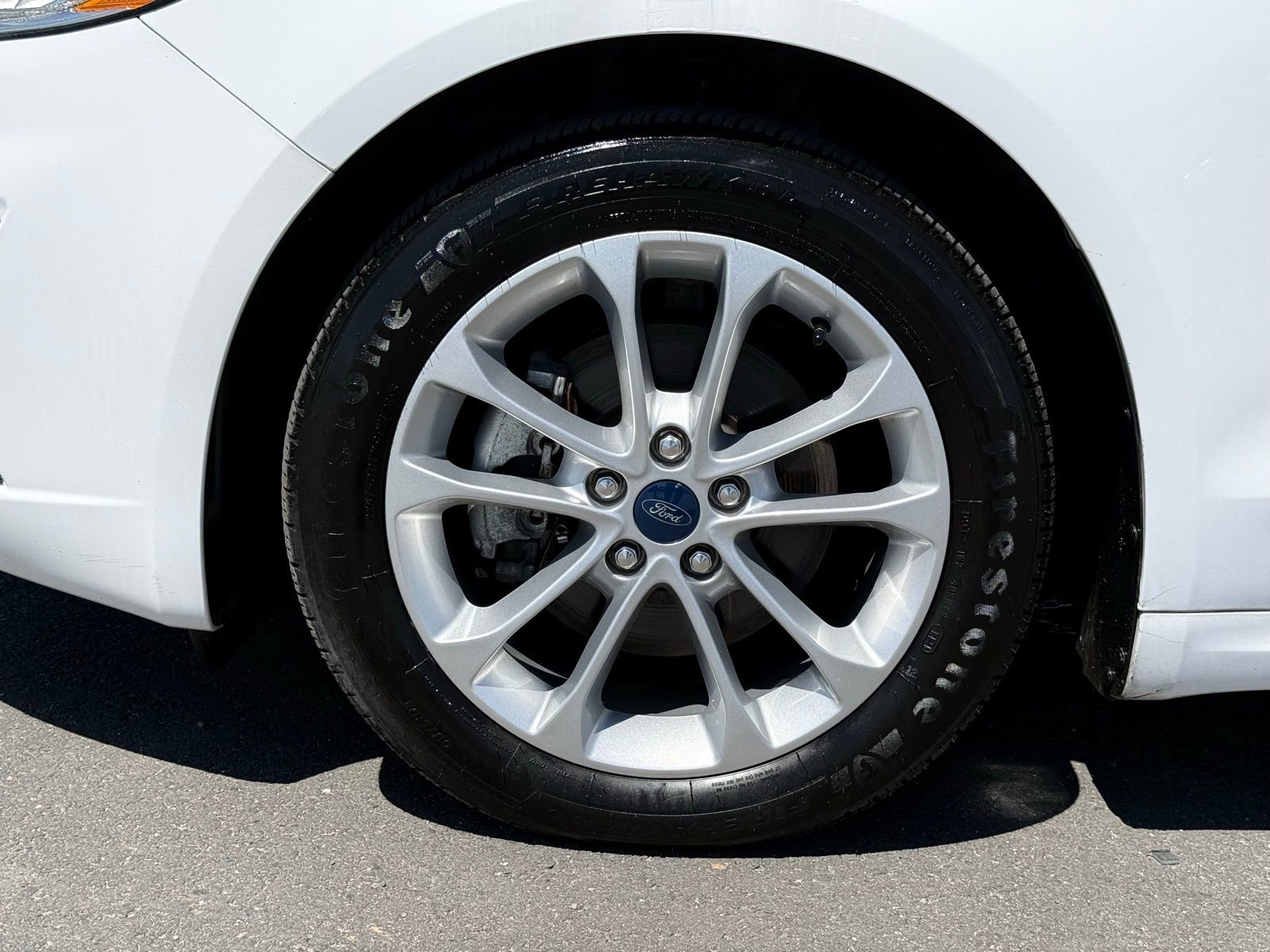 Used 2019 Ford Fusion SE FWD image 11