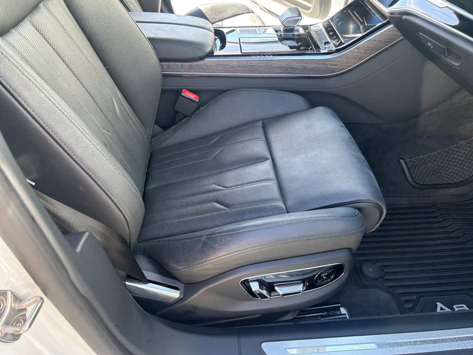 Used 2021 Audi A8 L 3.0T w/ Executive Plus Package image 28