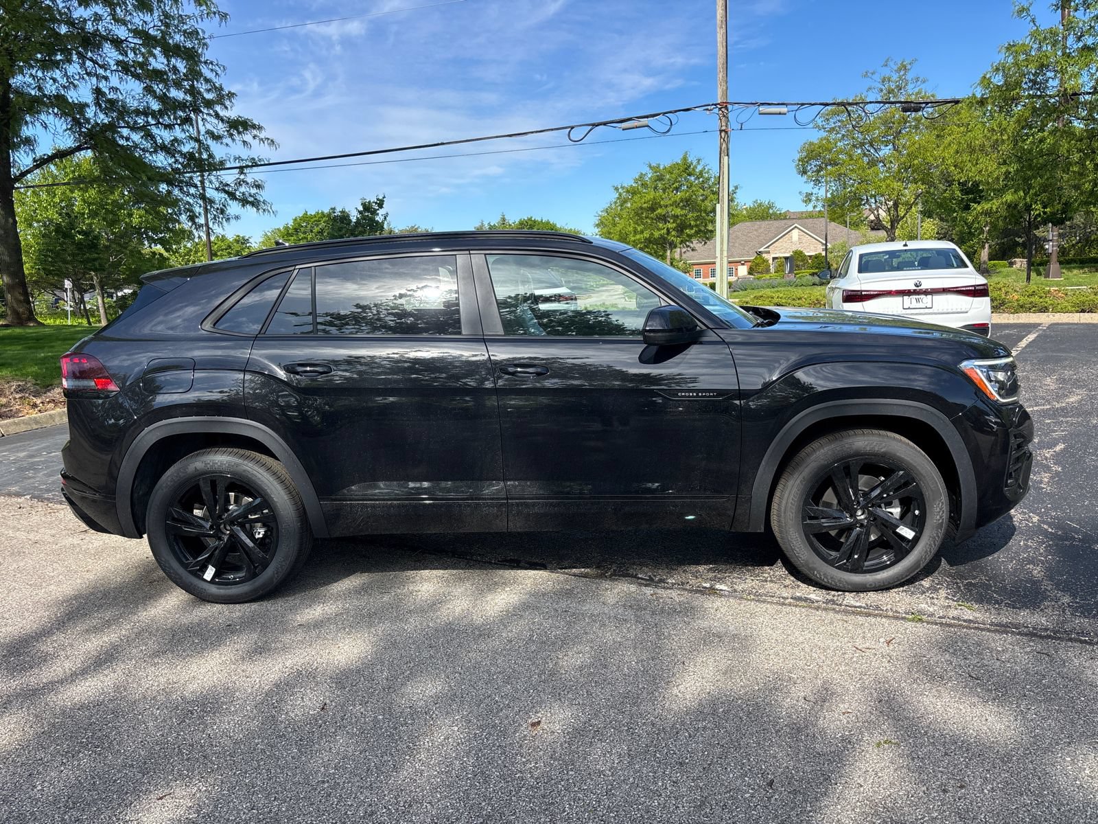 New 2026 Volkswagen Atlas Cross Sport SEL R-Line AWD/4WD image 4