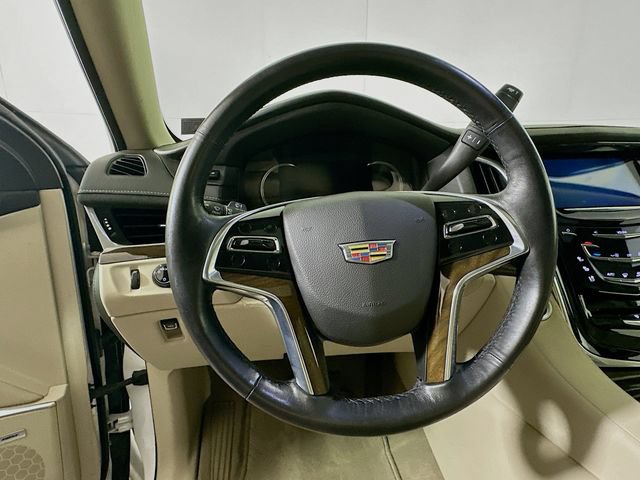 Used 2020 Cadillac Escalade Premium Luxury AWD/4WD image 15