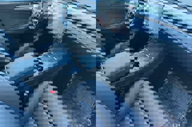 Used 2024 Tesla Model Y Performance image 18