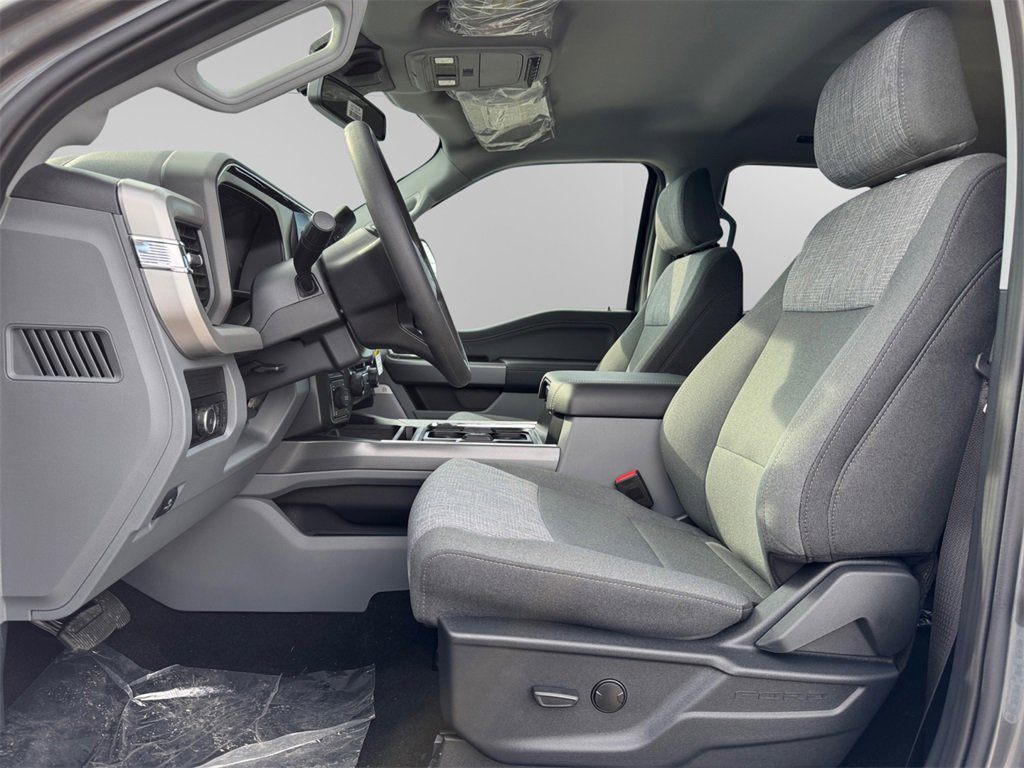 New 2025 Ford F250 XLT w/ Black Appearance Package image 12