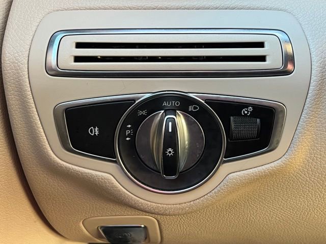 Used 2019 Mercedes-Benz C 300 Sedan image 28