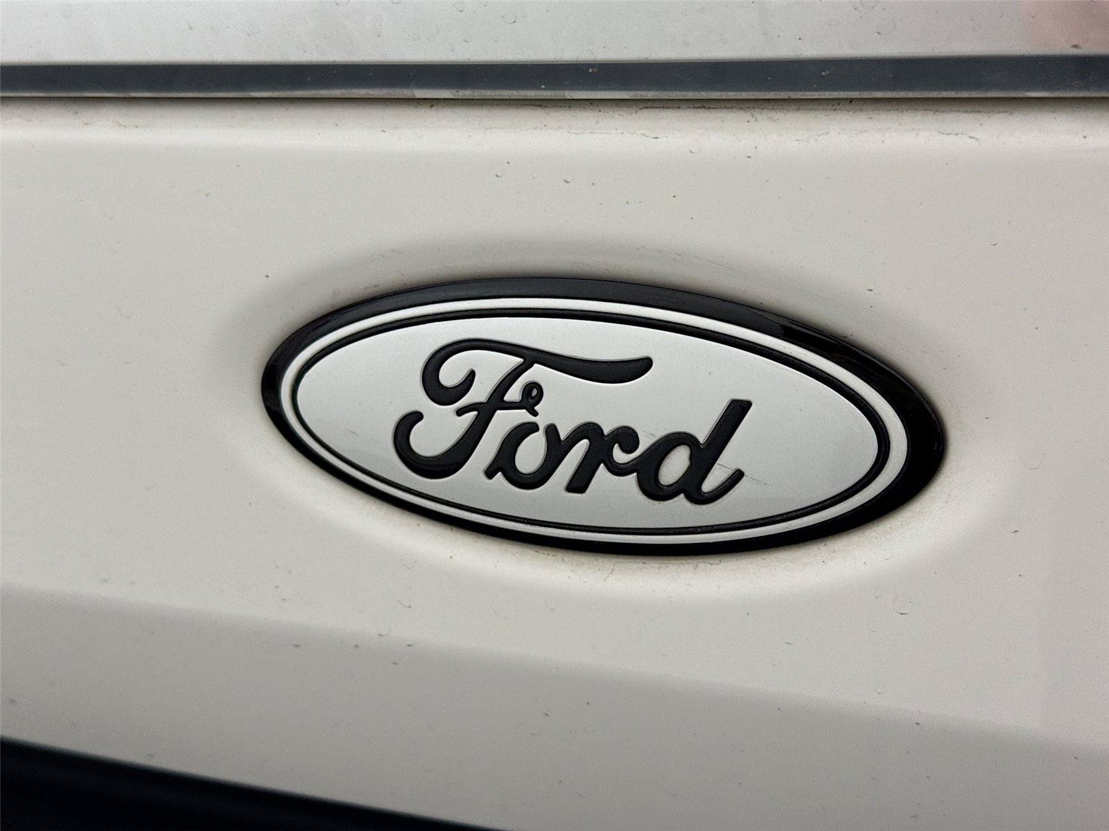 Used 2022 Ford F450 Platinum w/ FX4 Off-Road Package AWD/4WD image 36