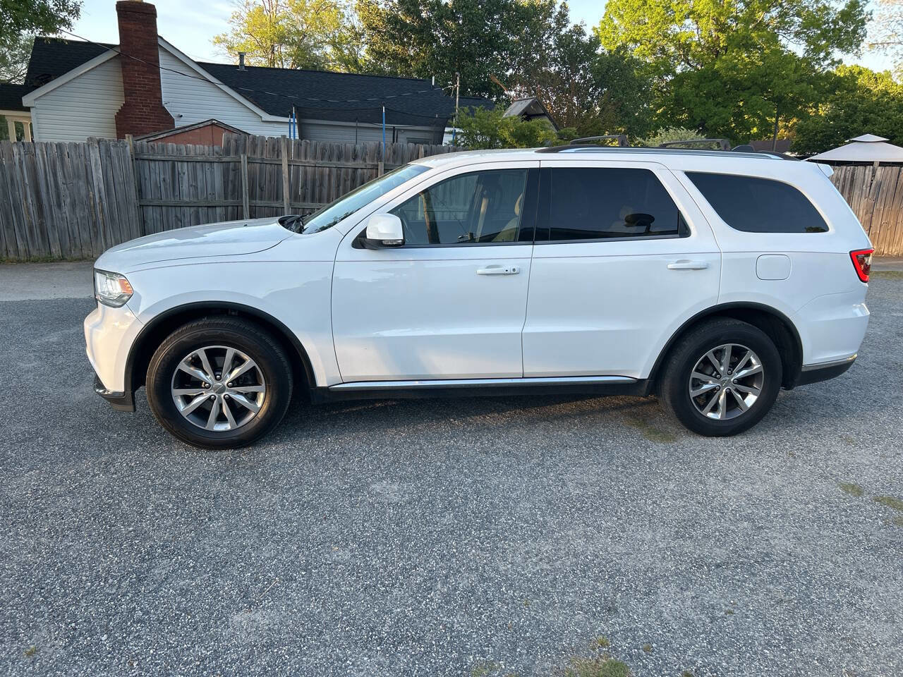 Used 2016 Dodge Durango Limited w/ Nav & Power Liftgate Group RWD image 2