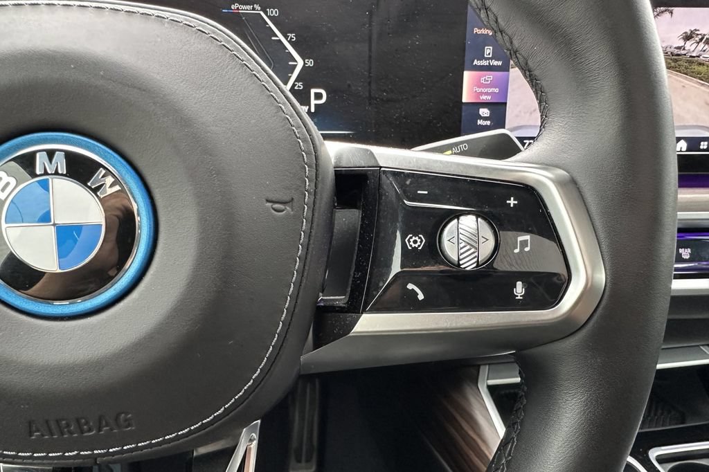 Used 2023 BMW i7 xDrive60 AWD/4WD image 28