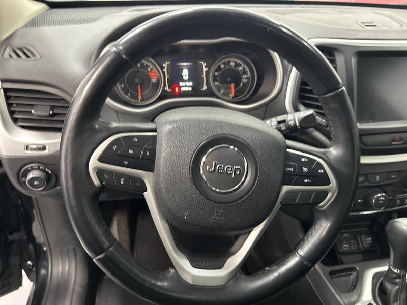 Used 2018 Jeep Cherokee Latitude Plus image 17