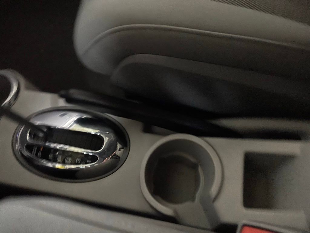 Used 2007 Chrysler PT Cruiser Convertible w/ Spring Special Group image 34