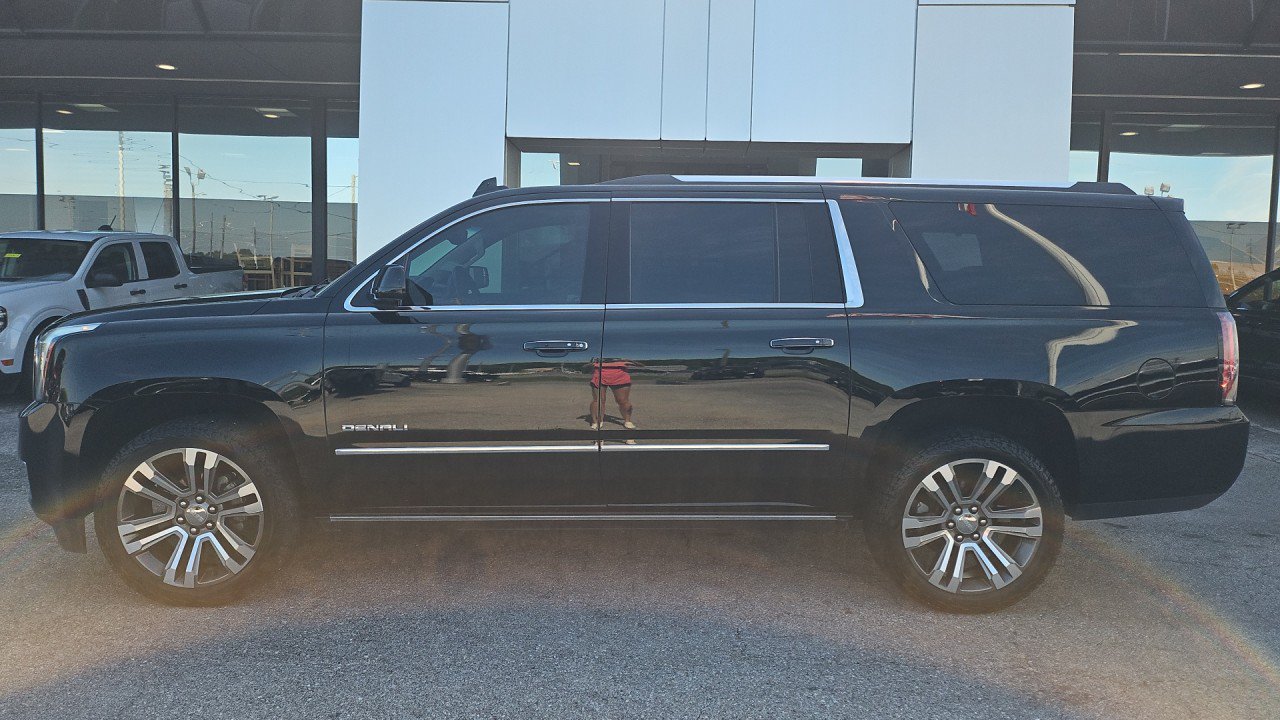 Used 2019 GMC Yukon XL Denali w/ Denali Ultimate Package RWD image 2