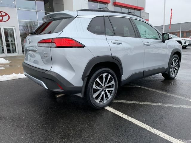 Used 2023 Toyota Corolla Cross XLE w/ Convenience Package image 3