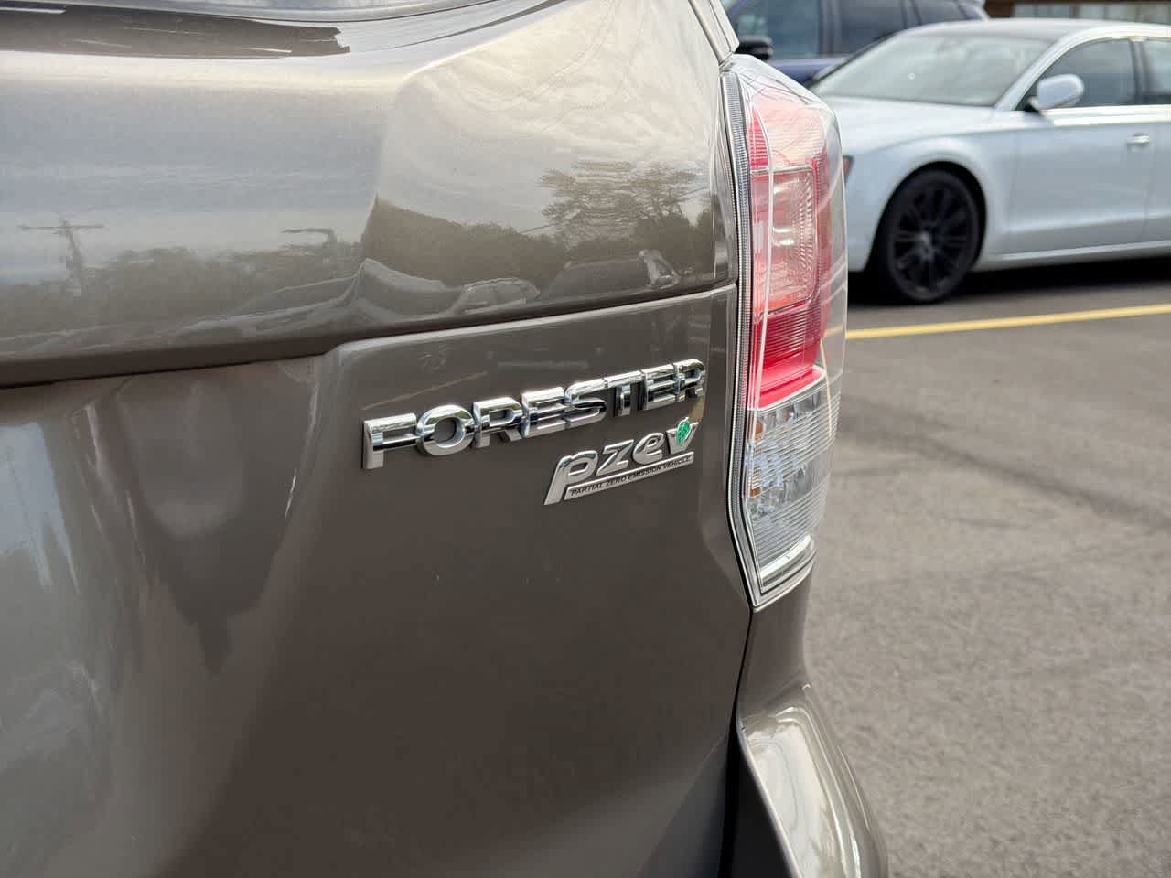 Used 2017 Subaru Forester 2.5i Touring w/ Popular Package #2 AWD/4WD image 18