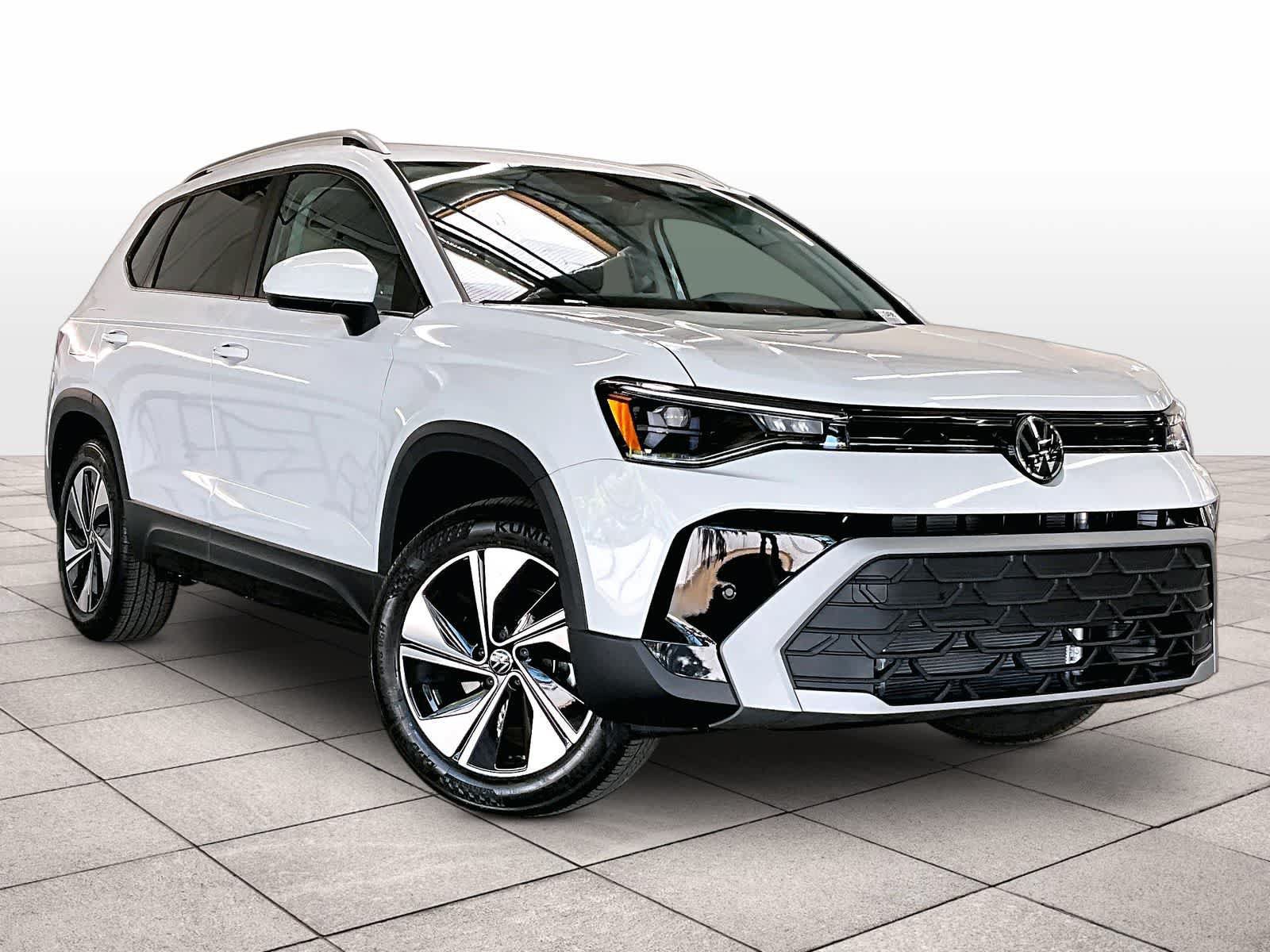 New 2026 Volkswagen Taos SE AWD/4WD image 2