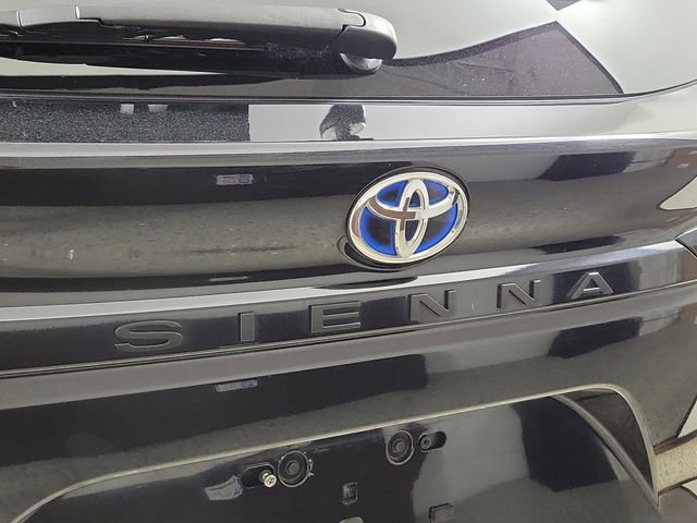 Used 2025 Toyota Sienna LE FWD image 9