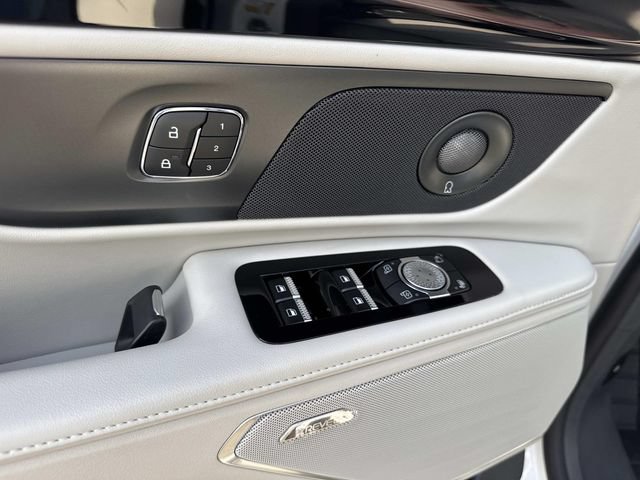 New 2026 Lincoln Nautilus Reserve AWD/4WD image 18