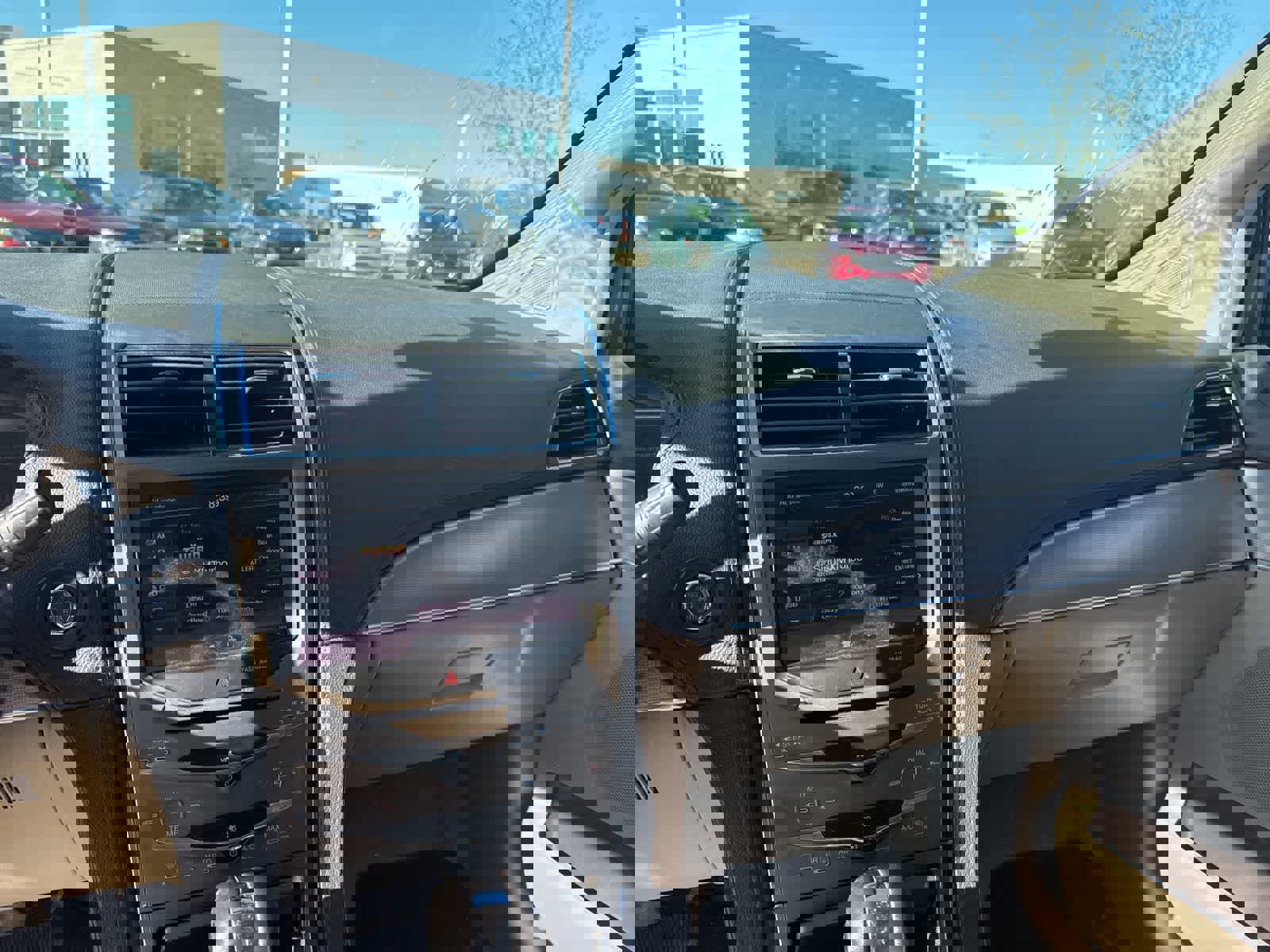 Used 2011 Lincoln MKX AWD image 20