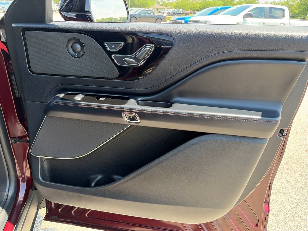 Used 2020 Lincoln Aviator Reserve w/ Equipment Group 201A AWD/4WD image 9