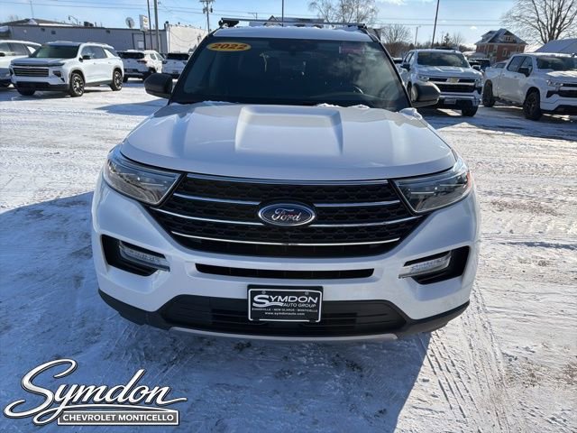 Used 2022 Ford Explorer XLT w/ Equipment Group 202A image 8