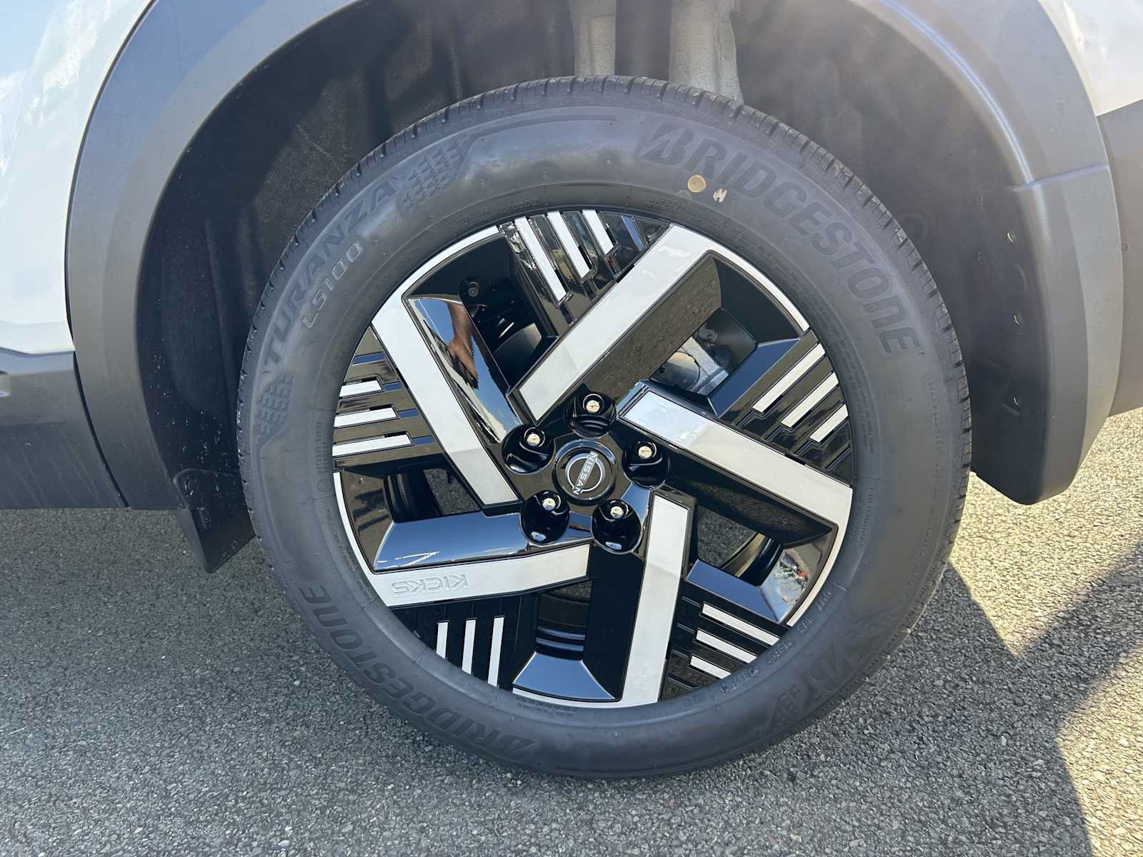 New 2026 Nissan Kicks SV w/ SV Premium Package FWD image 5