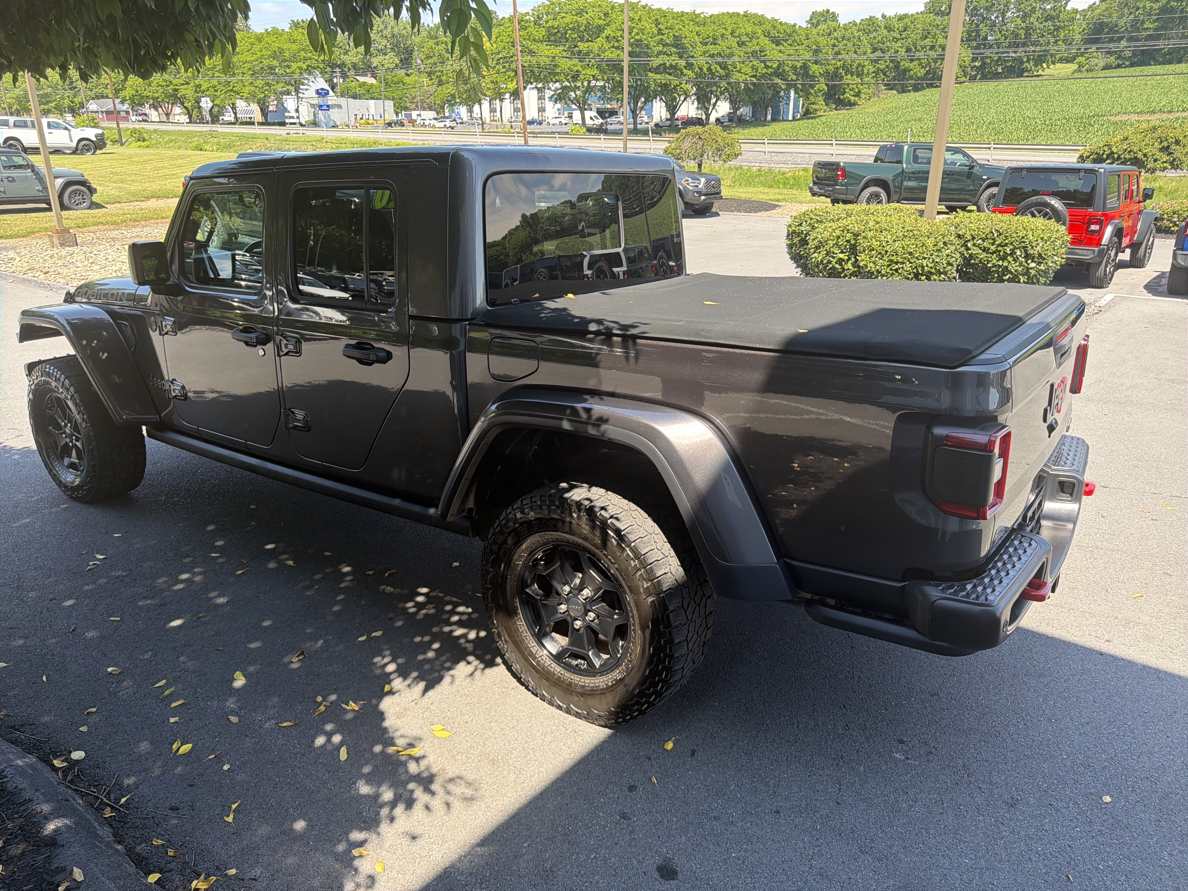 Used 2020 Jeep Gladiator Rubicon w/ Advanced Safety Group AWD/4WD image 6