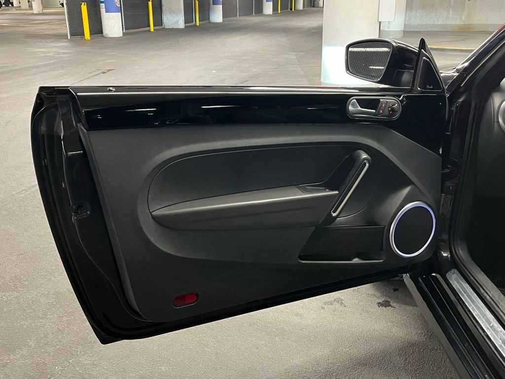 Used 2014 Volkswagen Beetle R-Line image 15